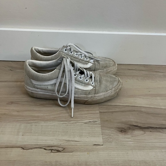 There vans, size 6.5 US women’s, gray. - Picture 5 of 7